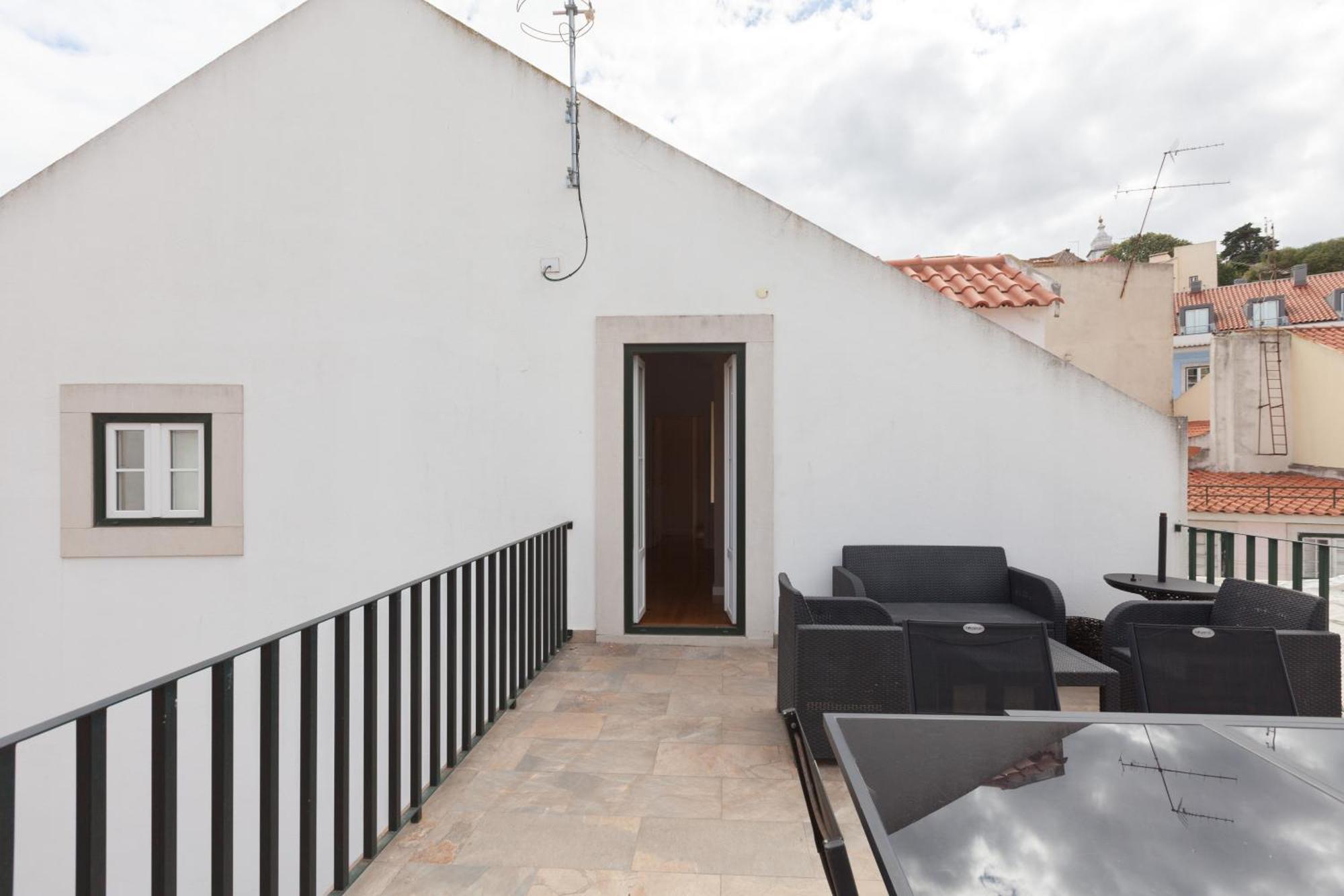 Flh Portas Do Sol Duplex With Terrace Apartment Lisbon Luaran gambar