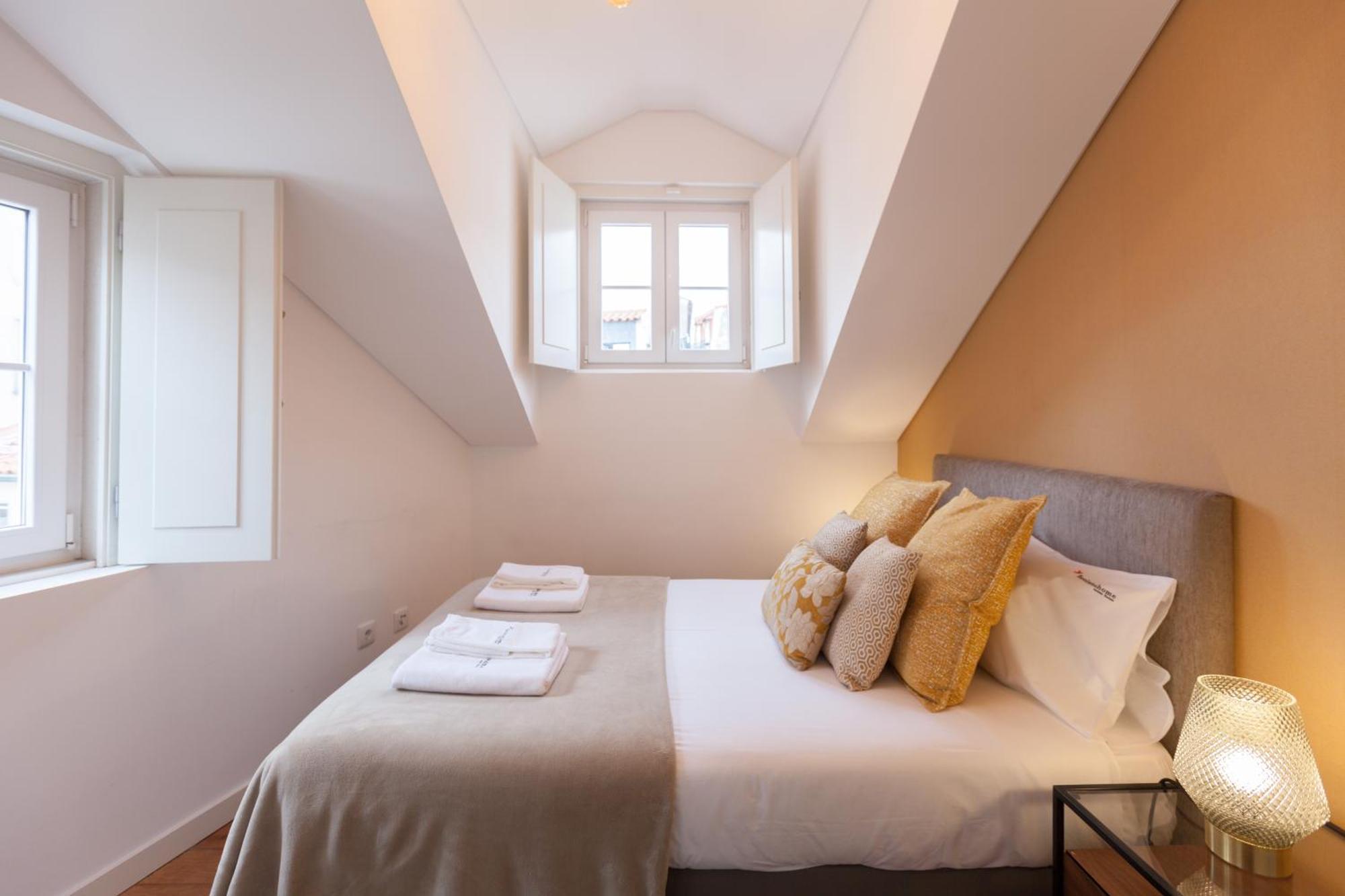 Flh Portas Do Sol Duplex With Terrace Apartment Lisbon Luaran gambar